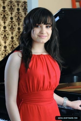 normal_demi-lovato-0004.jpg