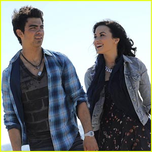 joe-jonas-demi-lovato-dating.jpg